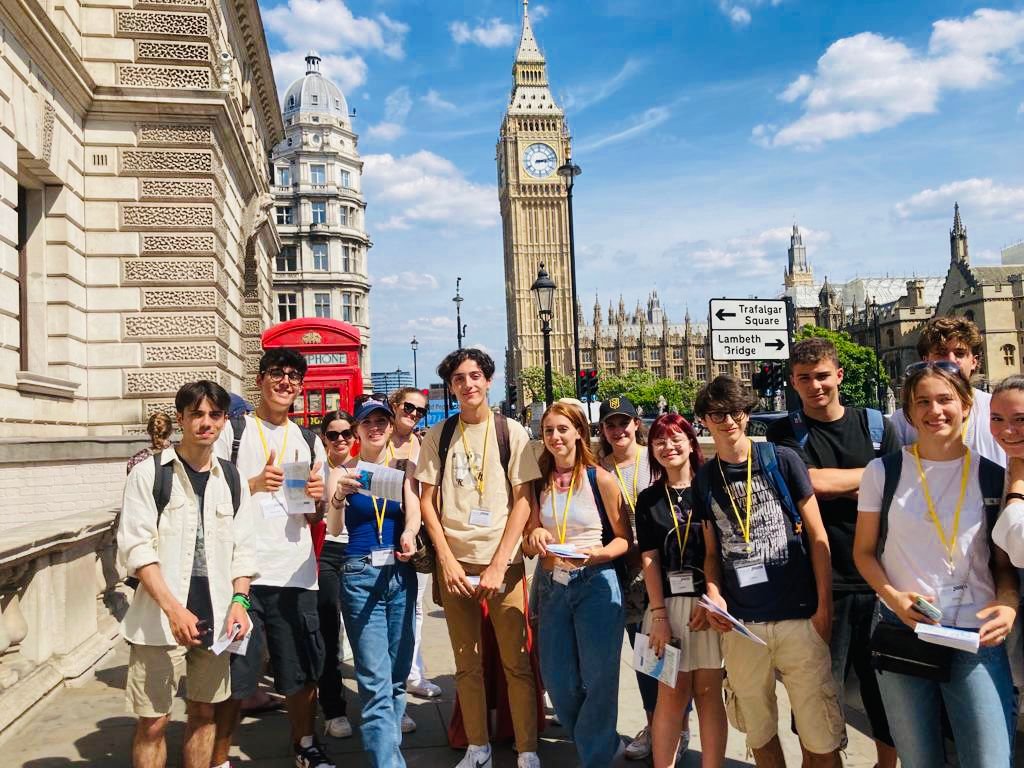 Nacel English School London - students visting London attractions