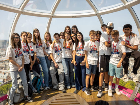 summer camp London - Summer school excursion to the London Eye with Nacel students